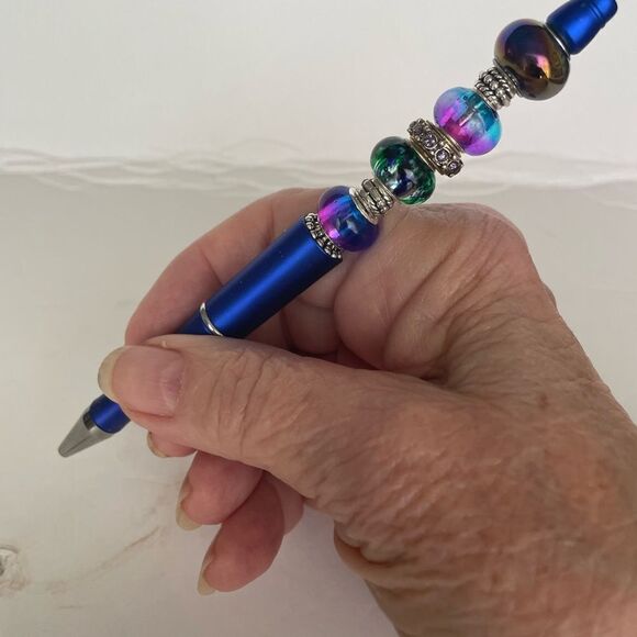 HANDCRAFTED BEADED BLUE PEN IN GIFT BOX - Picture 1 of 4